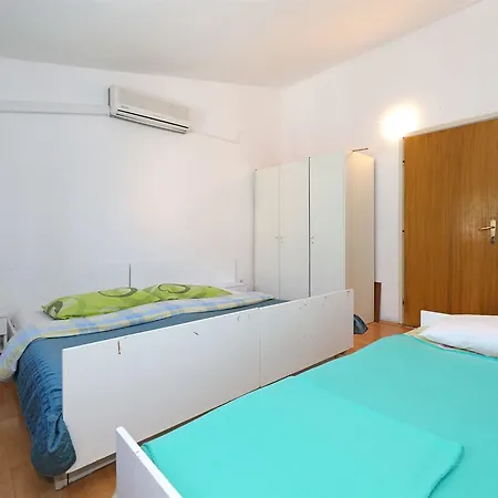 Apartman And Dragica Starigrad Paklenica