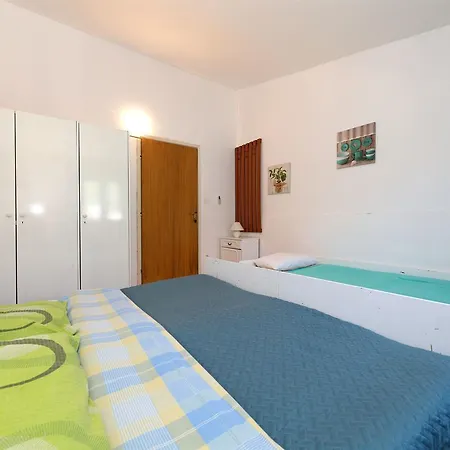 Apartman And Dragica Starigrad Paklenica