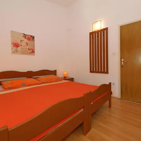 And Dragica Starigrad Paklenica